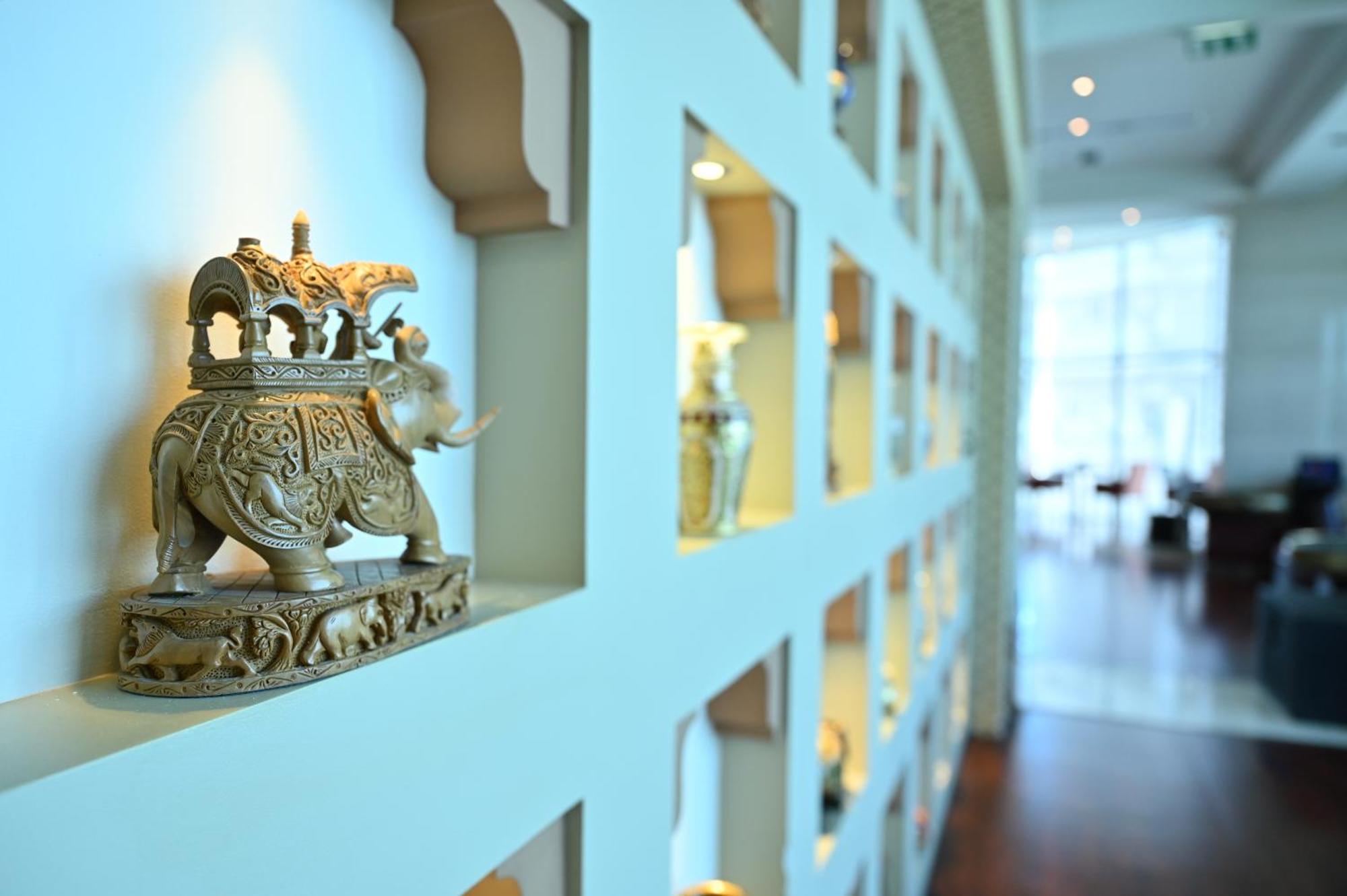 拉米Spa大酒店 麦纳麦 外观 照片 Interior of the hotel
