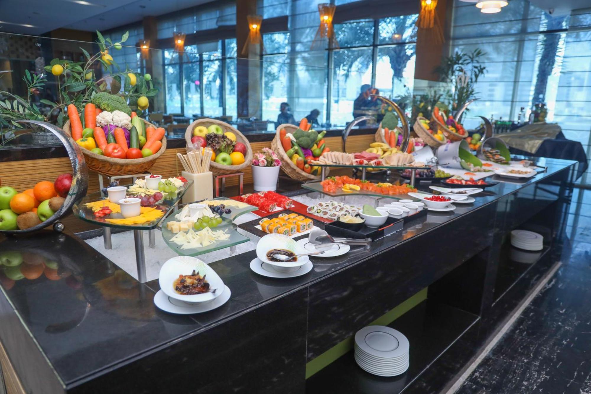 拉米Spa大酒店 麦纳麦 外观 照片 A buffet at a hotel