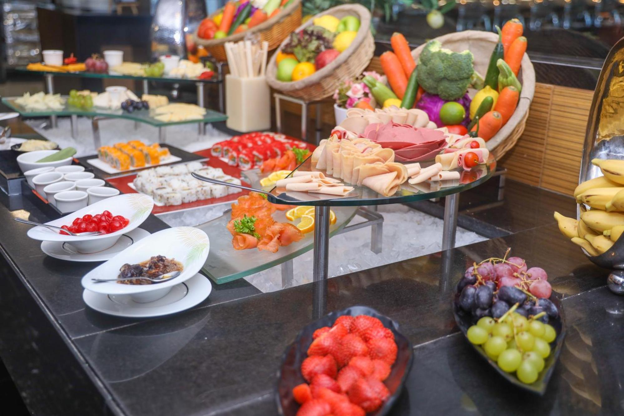 拉米Spa大酒店 麦纳麦 外观 照片 A buffet at a hotel