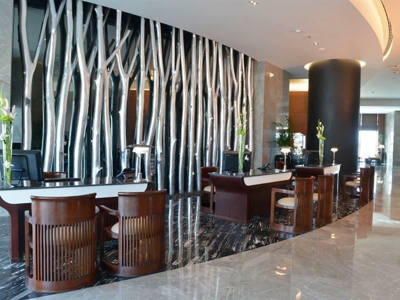 拉米Spa大酒店 麦纳麦 外观 照片 The lobby of the hotel