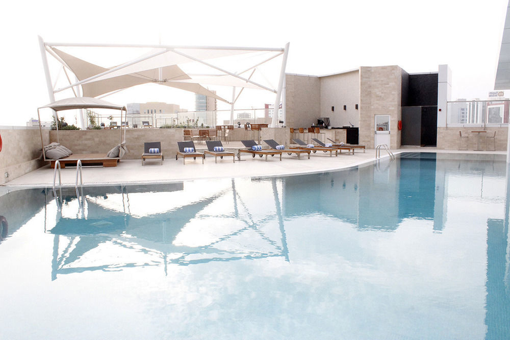 拉米Spa大酒店 麦纳麦 外观 照片 The pool at the hotel